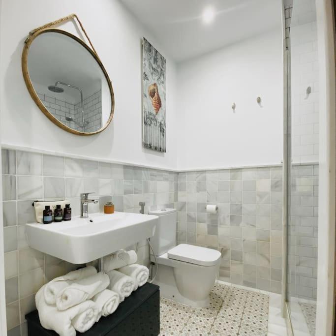 Lovely 2-Bed In Granada 1Min To Gran Via De Colon By Sharingco Exterior photo